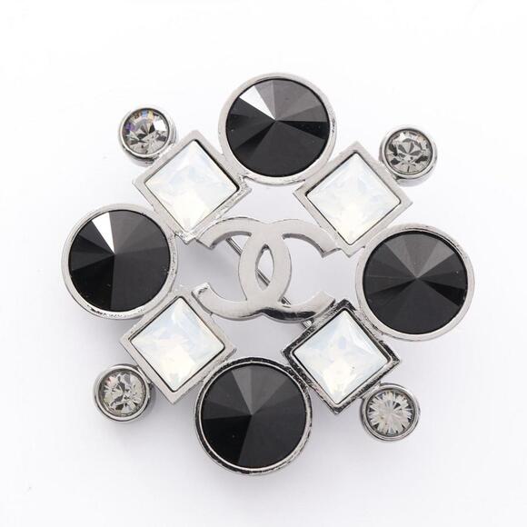 CHANEL Black Logo Brooch - Picture 1 of 6